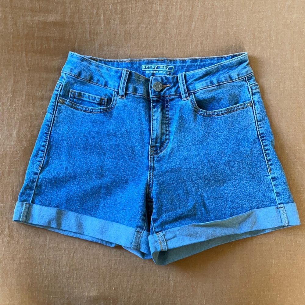 Noisy May Cut Off Shorts
